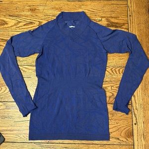 Lululemon *RARE* wet dry warm long sleeve